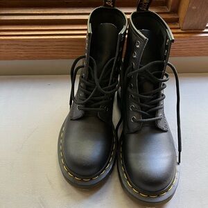 NWOT Dr. Martens Boots